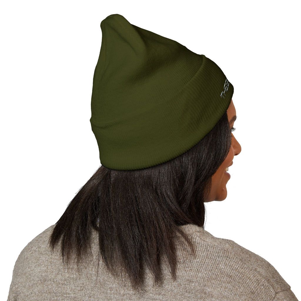 Embroidered White Cuffed Beanie — Minimal 'B' Logo Knit Hat